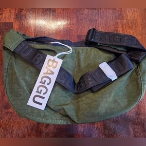 NWT BAGGU Bay Laurel Green Crossbody Bag